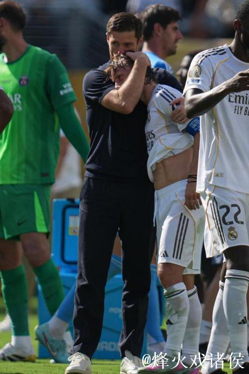 低调英雄助皇马逆转险胜：2-1击败阿拉维斯，阿隆索仍陷困境